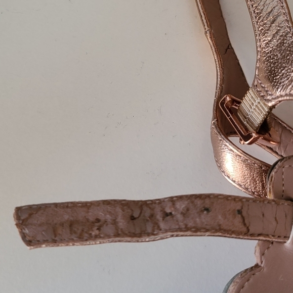VINCE Camuto rose gold metallic heels US7 - Picture 9 of 10